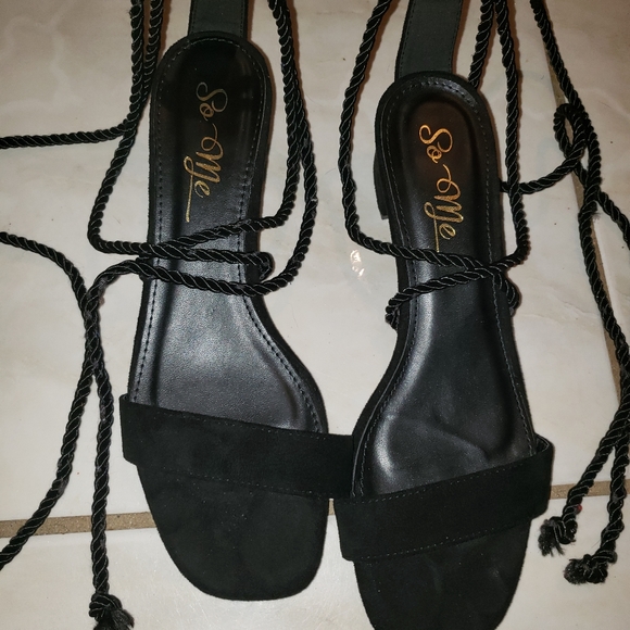 Strappy heels - Picture 8 of 11